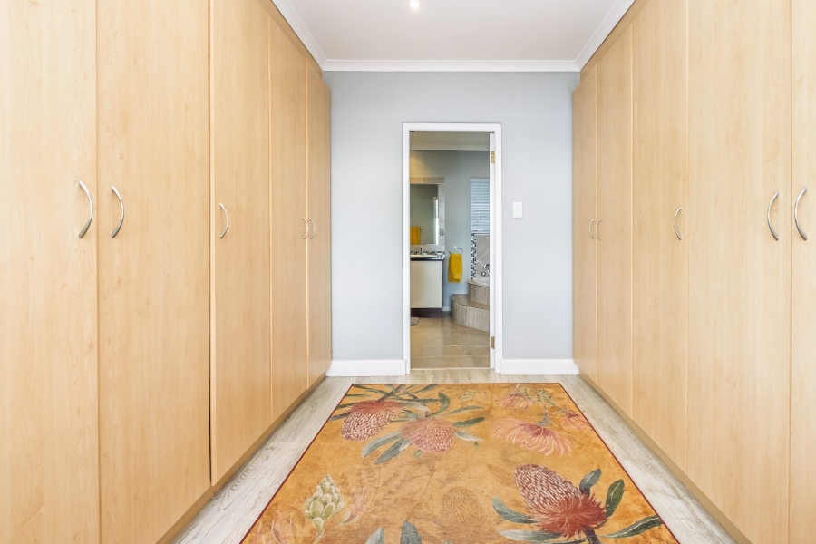 5 Bedroom Property for Sale in Murdock Valley Western Cape